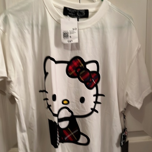 NWT Hello Kitty & Friends x FOREVER 21  Size Small OVERSIZED WILL FIT MEDIUM - Picture 2 of 4